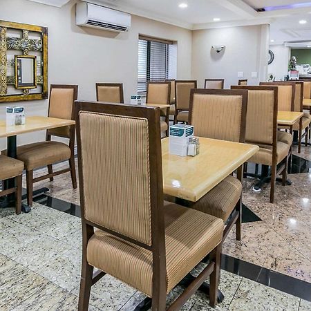 Quality Inn & Suites Atlanta Airport South College Park Buitenkant foto