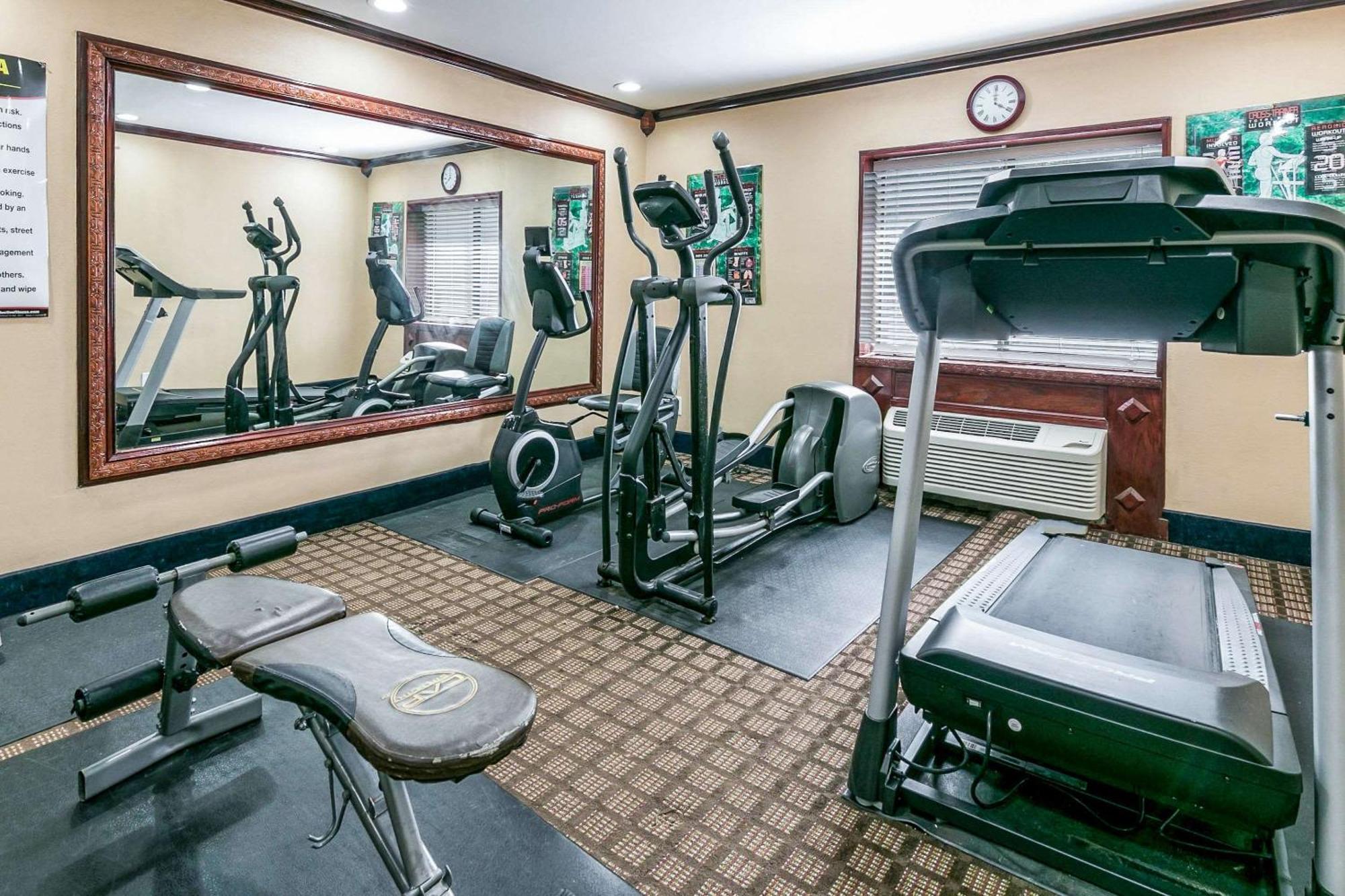 Quality Inn & Suites Atlanta Airport South College Park Buitenkant foto