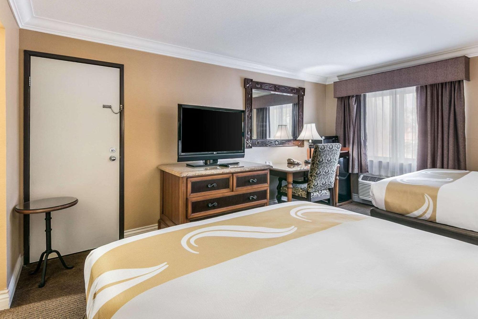Quality Inn & Suites Atlanta Airport South College Park Buitenkant foto