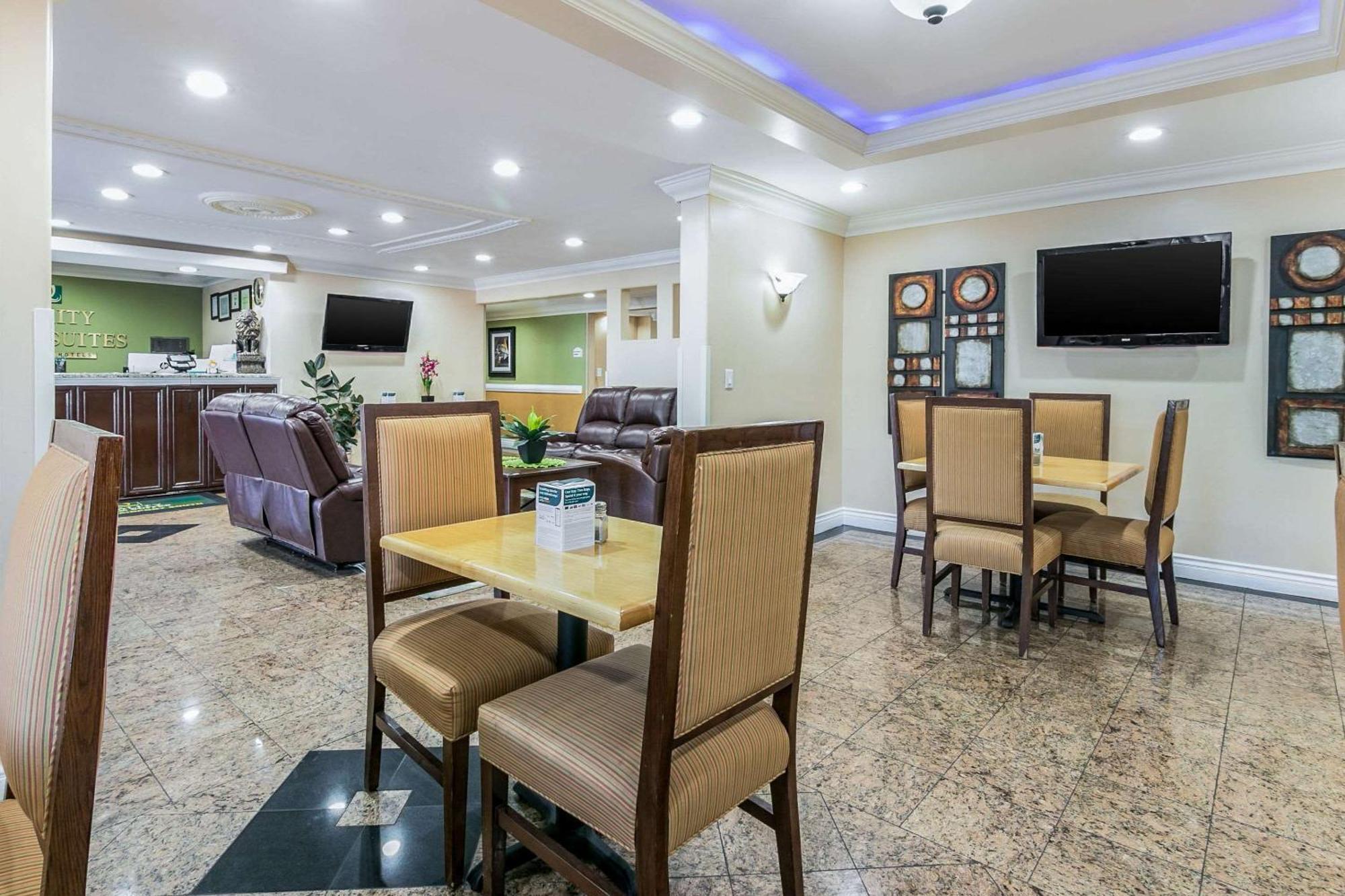 Quality Inn & Suites Atlanta Airport South College Park Buitenkant foto
